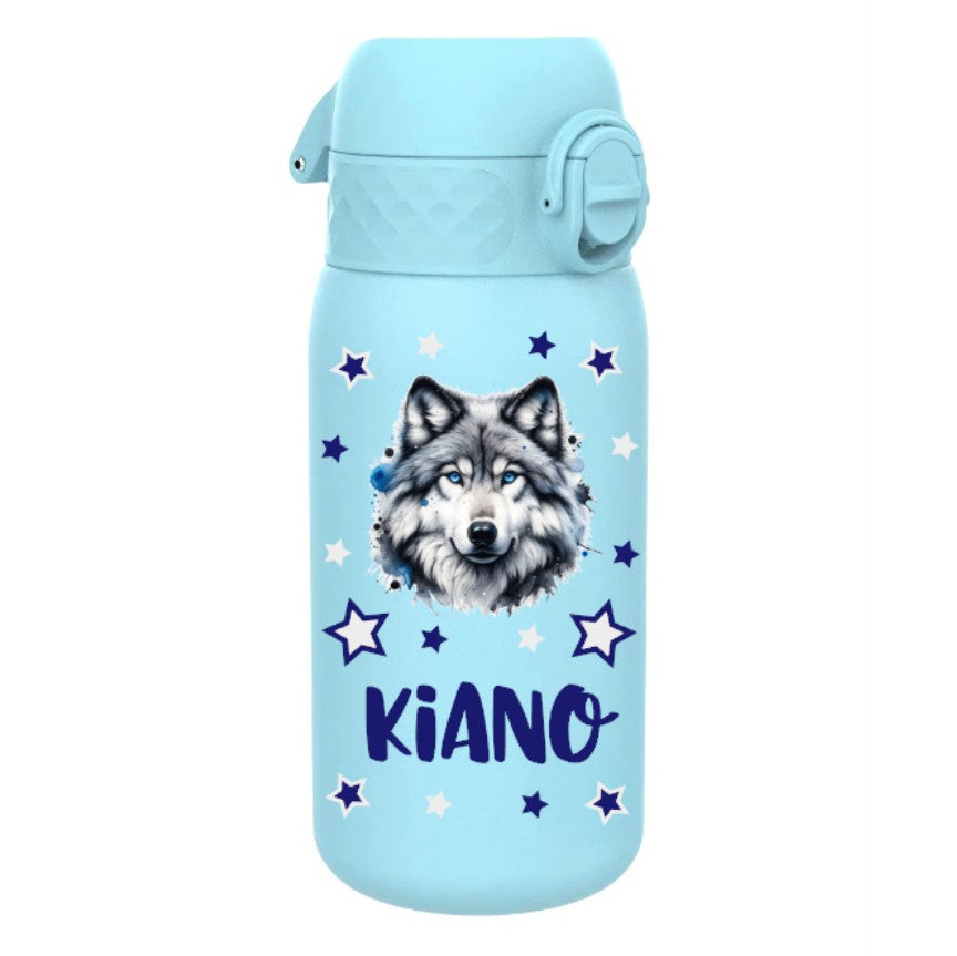 trinkflasche, trinkflasche kinder, trinkflasche kinder edelstahl, trinkflasche kinder edelstahl personalisiert, trinkflasche kinder ohne plastik, trinkflasche personalisiert, trinkflasche kinder personalisiert, trinkflasche junge, trinkflasche junge personalisiert, trinkflasche kinder auslaufsicher, kindergarten, schule, spielgruppe, trinkflasche bedruckt, trinkflasche beschriftet, trinkflasche mit wolf