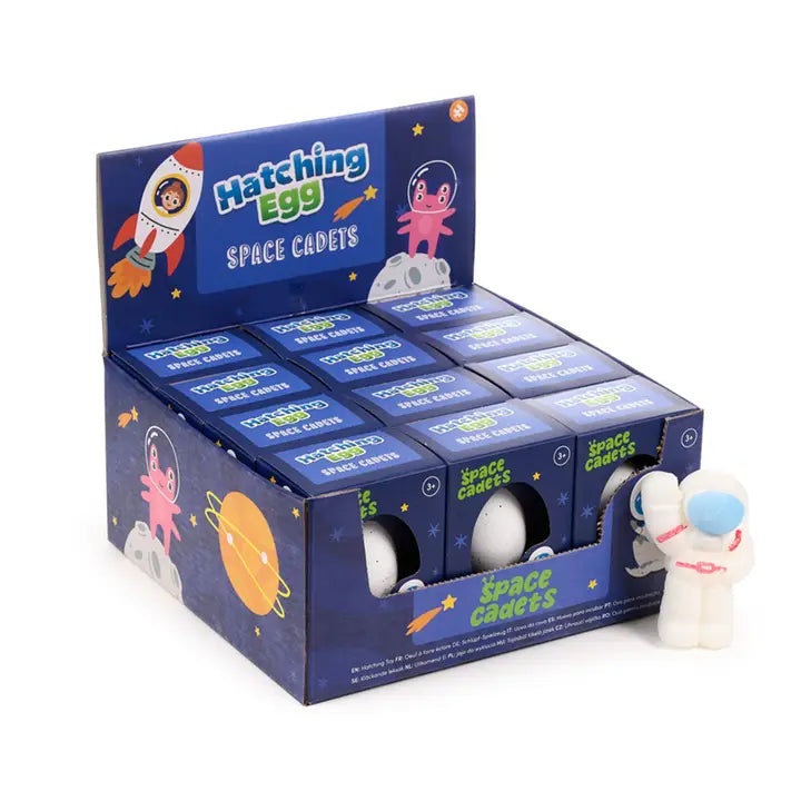 Wachsender Astronaut im Ei