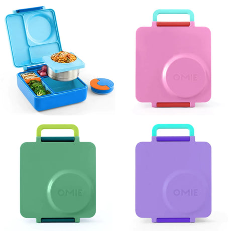  Vier farbenfrohe Thermo-Lunchboxen der Marke Omiebox, mit Tragegriff und integriertem herausnehmbarem Thermobehälter. Eine geöffnete blaue Box zeigt mehrere Fächer mit verschiedenen Speisen. Die anderen Boxen sind geschlossen.