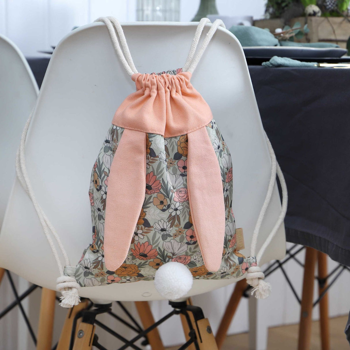 Rucksack und Turnbeutel Hase mit Ohren und Pommel Peach