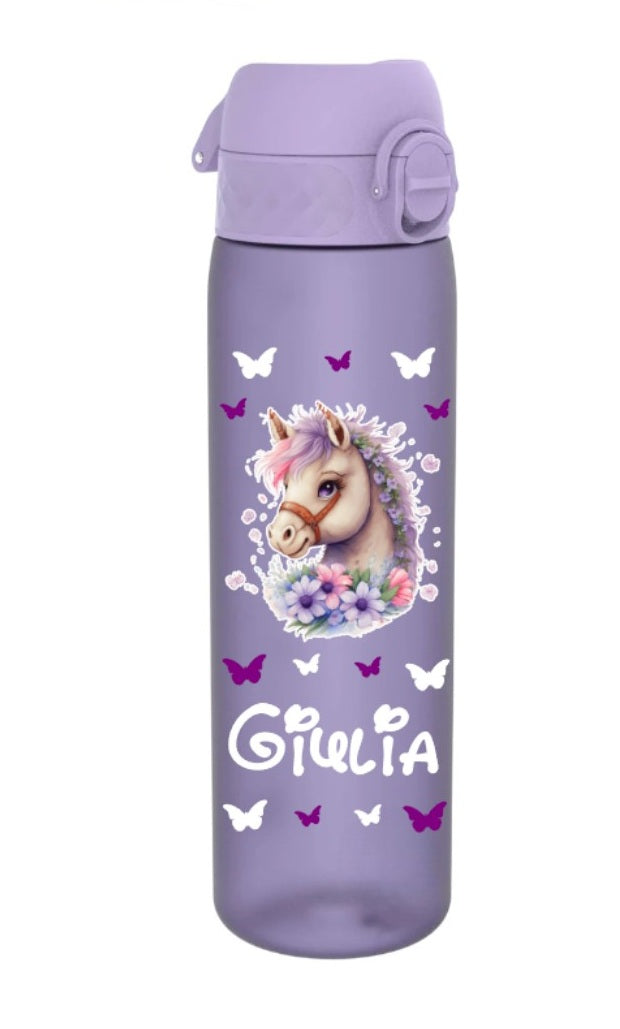 trinkflasche, trinkfasche kinder, trinkflasche personalisiert, trinkflasche bpa frei, trinkflasche sport, trinkflasche kinder personalisiert, trinkflasche auslaufsicher, wasserflasche, wasserflasche personalisiert, wasserflasche kinder, trinkflasche kinder kaufen, trinkflasche mit name, trinkflasche kinder mit name, trinkflasche violett, trinkflasche personalisiert pferd, trinkflasche mädchen, trinkflasche kindergarten, trinkflasche schule, trinkflasche beschriftet, trinkflasche bedruckt, ohne strohhalm