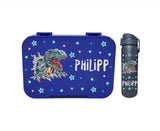 znünibox und trinkflasche, lunchbox und trinkflasche, lunchbox und trinkflasche junge, lunchbox und trinkflasche personalisiert, trinkflasche kinder, trinkflasche kinder dino, trinkflasche kaufen schweiz, trinkflasche dino, trinkflasche auslaufsicher, trinkflasche bedruckt, trinkflasche kinder spülmaschinenfest, trinkflasche kinder mit name, znünibox kinder dino, lunchbox kinder dino, znünibox personalisiert dino, znünibox junge personalisiert