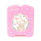znünibox hase, znünibox kinder hase, znünibox kinder personalisiert hase, znünibox kinder mädchen, lunchbox hase, lunchbox kinder hase, lunchbox personalisiert hase, lunchbox kinder kaufen, lunchbox kinder kaufen schweiz, lunchbox personalisiert schweiz, znünibox personalisiert schweiz, znünibox leicht, lunchbox leicht, znünibox mit name
