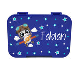 yumbox personalisiert, yumbox, baurelia box, dunkelblau, znünibox blau, lunchbox blau, lunchbox personalisiert, znünibox personalisiert, znünibox kinder personalisiert, znünibox kinder unterteilt, lunchbox kinder unterteilt, lunchbox kinder mit name